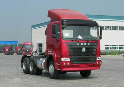 中國重汽 豪運重卡 300馬力 6×4 牽引車(ZZ4255M3245C)