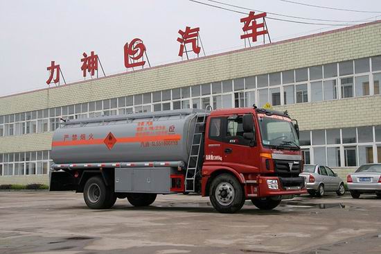 醒獅 180馬力 4×2 運(yùn)油車(chē)(SLS5160GYYB)