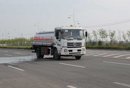 雙龍 龍帝 210馬力 4×2 加油車(CSL5160GJYD)