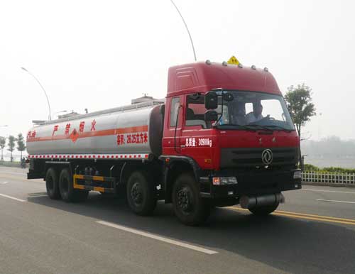 湖北成龍威 楚飛 270馬力 8×4 運(yùn)油車(CLQ5310GYY3E)
