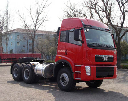 青島解放 新大威重卡 336馬力 6×2 牽引車(CA4256P2K2T2EA80)