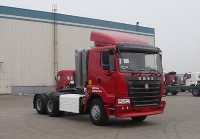 中國重汽 豪運重卡 290馬力 6×4 壓縮天然氣牽引車(ZZ4255M3845C1C)