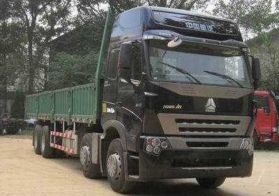 中國重汽 HOWO A7重卡 340馬力 8×4 欄板載貨車(ZZ1317N3867N1H)