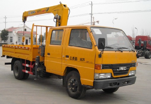 玉柴大力 116馬力 4×2 隨車起重運(yùn)輸車(DLQ5050JSQ)