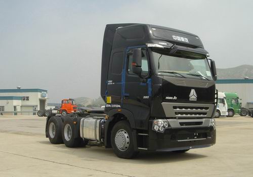 中國重汽 HOWO-A7 重卡 340馬力 6×4 牽引車(ZZ4257N3247P1B)