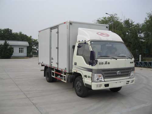 北汽制造 旗龍 輕卡 107馬力 4×2 廂式 單排 載貨車(BJ5044XXY1E)