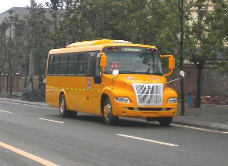 恒通 220馬力 24-55人 小學(xué)生校車(CKZ6104CDX4)