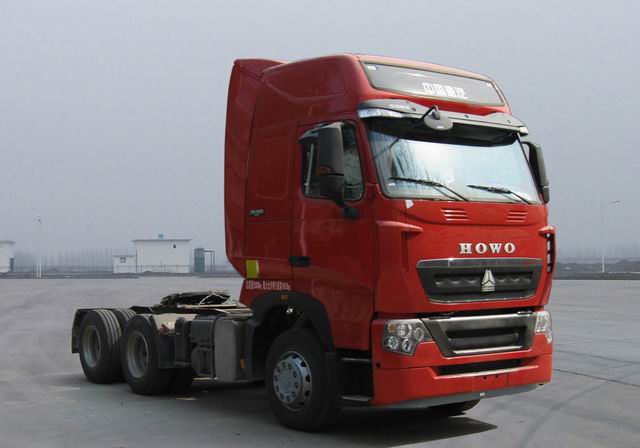 中國重汽 HOWO-T7H重卡 440馬力 6×4 牽引車(ZZ4257V324HD1H)