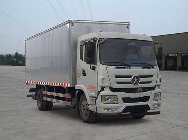 湖北大運 風(fēng)景 中卡 160馬力 4×2 廂式 排半 整車(CGC5161XXYD48AC)