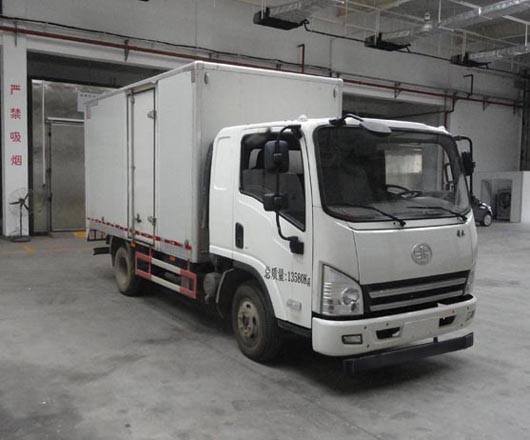 青島解放 解放麟V 中卡 140馬力 4×2 廂式 排半 載貨車(CA5145XXYP40K2L5E4A85-3)
