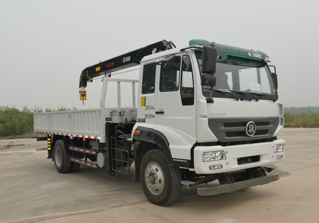 中國(guó)重汽 斯太爾 210馬力 4×2 隨車起重運(yùn)輸車(ZZ5161JSQH501GD1)