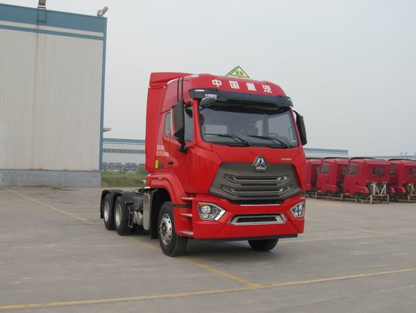 中國重汽 豪瀚J5G 重卡 340馬力 6×4 牽引車(ZZ4255N3243E1W)