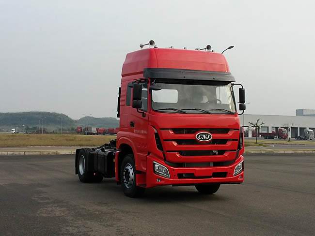 四川現(xiàn)代 致道800W 重卡 310馬力 4×2 牽引車(CNJ4180KPG36V)