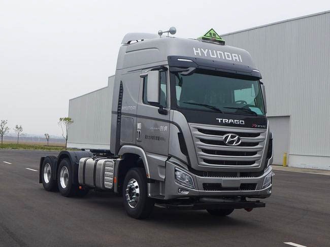 四川現(xiàn)代 創(chuàng)虎Xcient 重卡 410馬力 6×4 牽引車(CHM4250KPQ49WXPV)