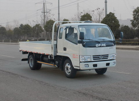 東風(fēng)股份 多利卡D5 輕卡 88馬力 4×2 欄板式 排半 載貨車(EQ1040L3BDC)