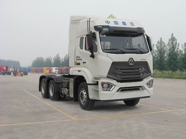 中國重汽 豪瀚J7B 重卡 380馬力 6×4 牽引車(ZZ4255N3246E1W)