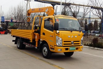 飛碟汽車(chē) 奧馳A3 116馬力 4×2 隨車(chē)起重運(yùn)輸車(chē)(FD5041JSQW17K5)