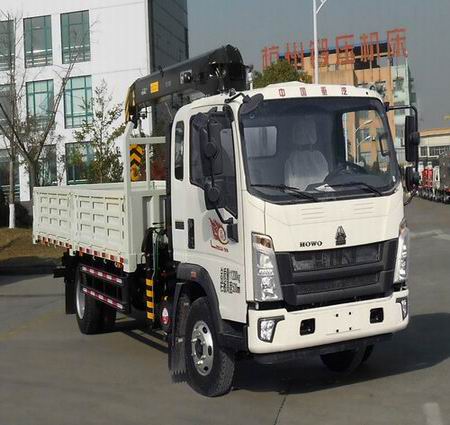 中國重汽 HOWO 154馬力 4×2 隨車起重運輸車(ZZ5107JSQG421CE1)