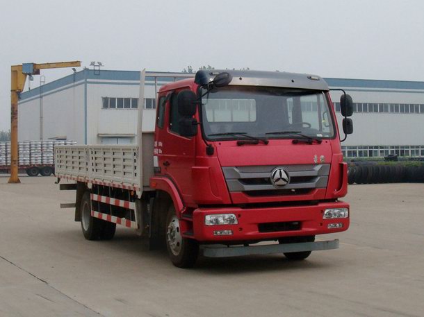 中國重汽 豪瀚J5G 中卡 210馬力 4×2 欄板式 排半 載貨車(ZZ1185K5113E1)