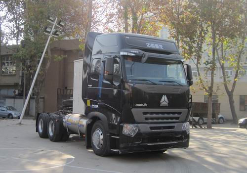 中國重汽 HOWO-A7 重卡 380馬力 6×4 牽引車(ZZ4257N3847Q1LB)