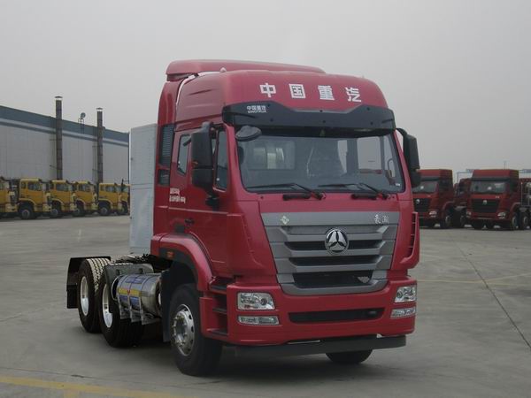 中國重汽 豪瀚J7G 重卡 430馬力 6×4 牽引車(ZZ4255V3846E1LX)