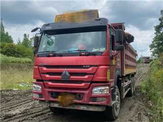 成都二手中國重汽 豪沃重卡 