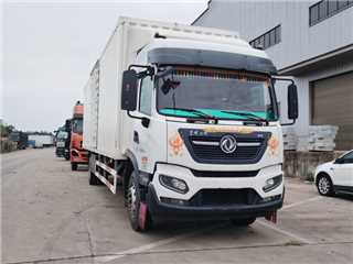 東風商用車 天錦 天錦9米8大單橋廂車