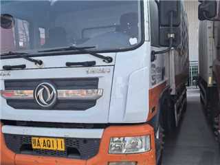 武漢二手東風股份 多利卡 7.8米箱車