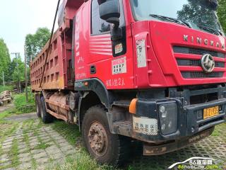 成都二手上汽紅巖 新金剛 6.8米