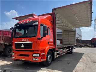 中國重汽 SITRAK G5 汕德卡9米8大單橋飛翼