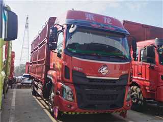 玉林二手東風柳汽 乘龍 乘龍6米8高欄