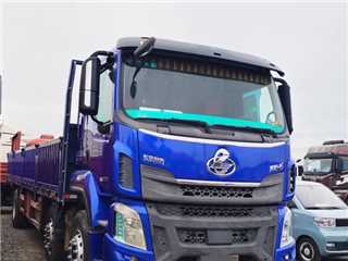 東風柳汽 乘龍 前四后四9米6平板平板車